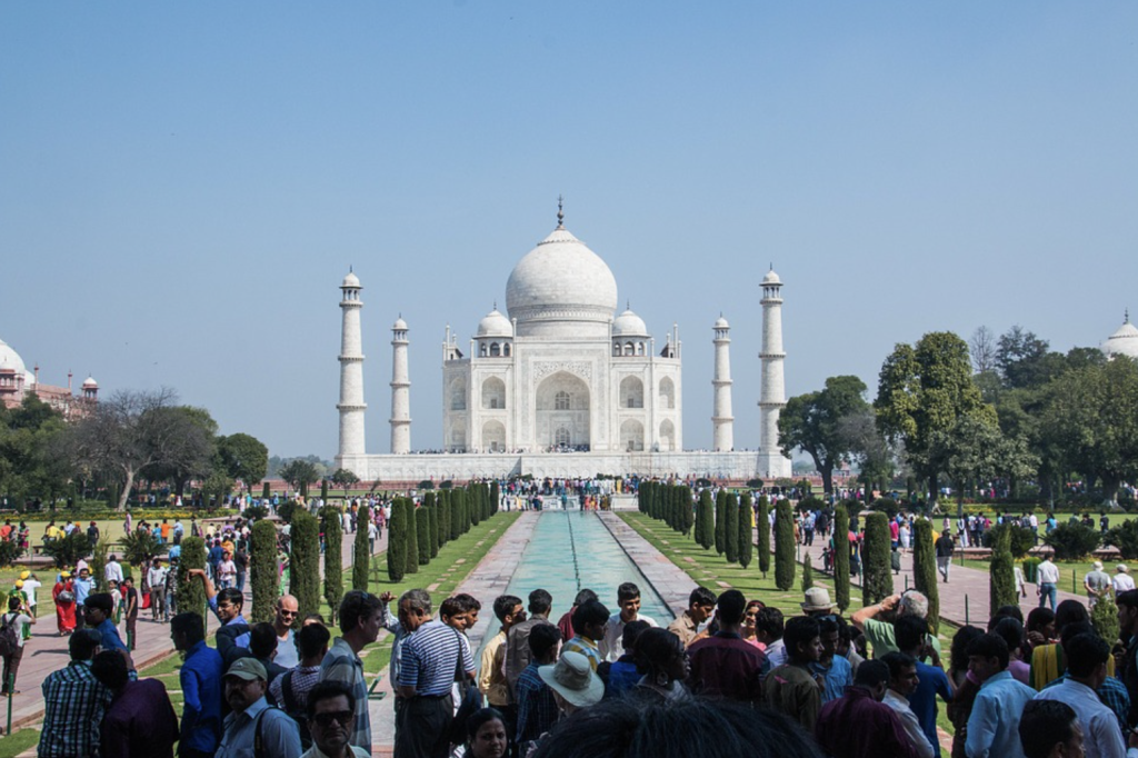 A Comprehensive Guide to India: Its Cultures, Food, and Fashion