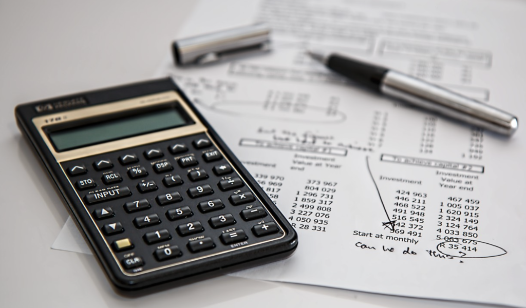 Check out these 4 common myths about accounting: Find Out if this profession is right for you